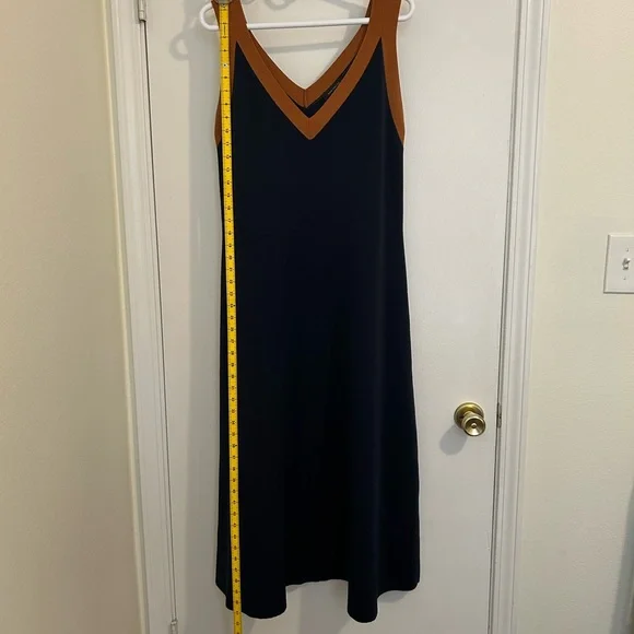 Like new Ann Taylor Navy Maxi Dress with Tan Trim size M - Picture 5 of 8
